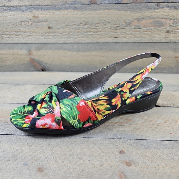 Life Stride Soft System Mimosa 2 Slingback Open Toe Women's Floral Sandals - Picture 2 of 11